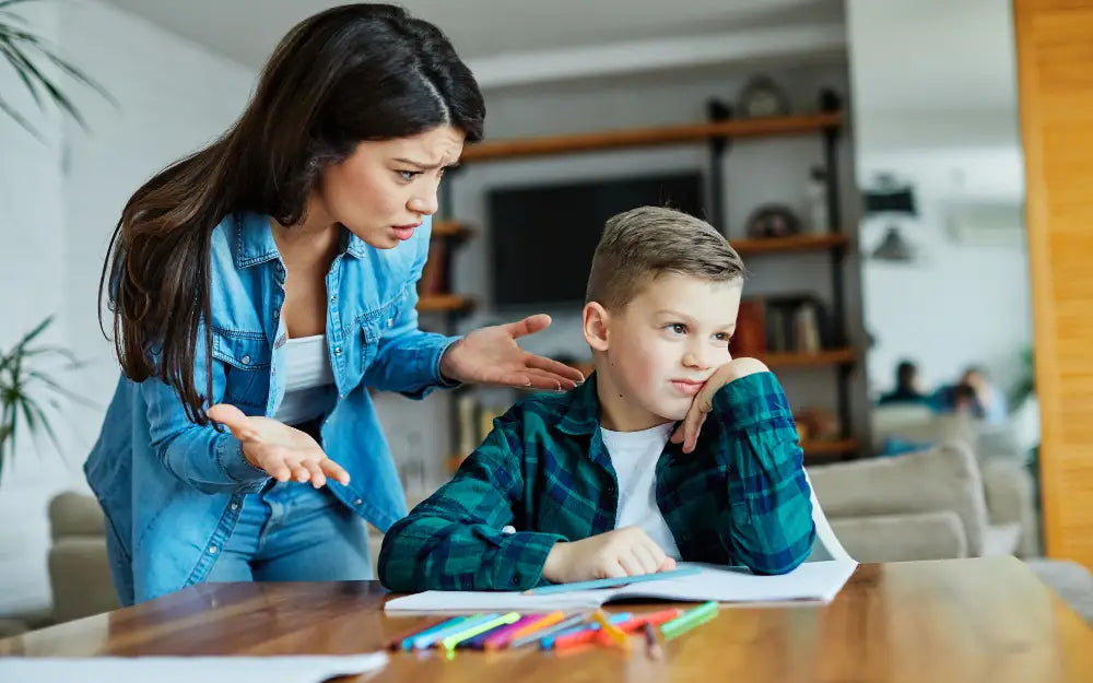 Mon enfant refuse de faire ses devoirs : comment réagir sans rapport de force